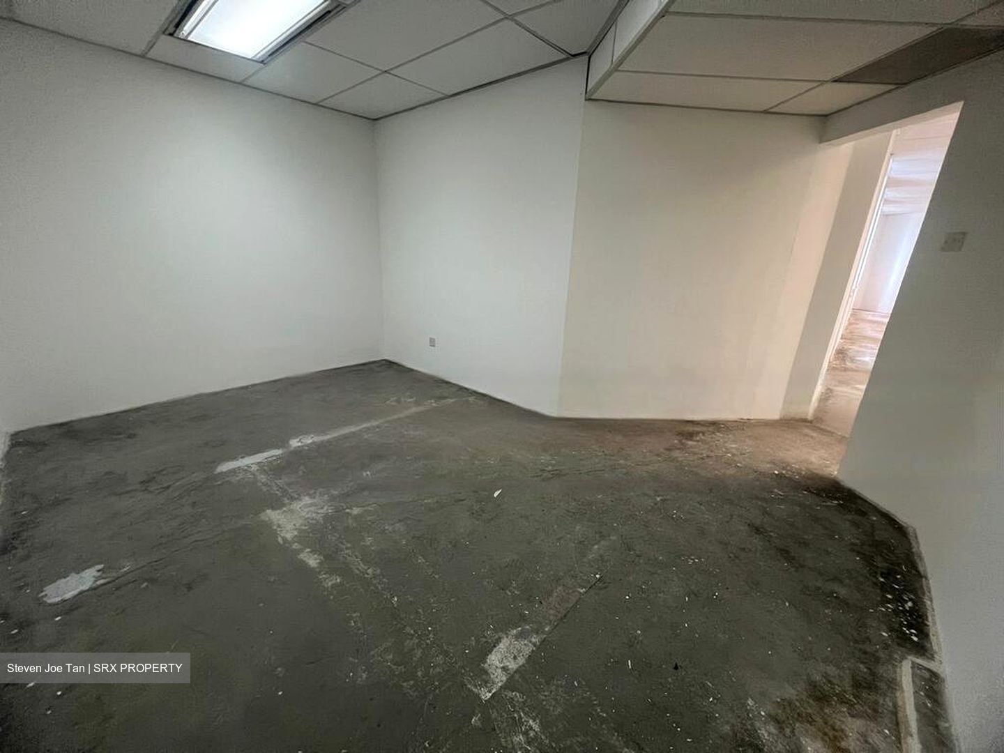 Bangkok Bank Building (D1), Office #622561731